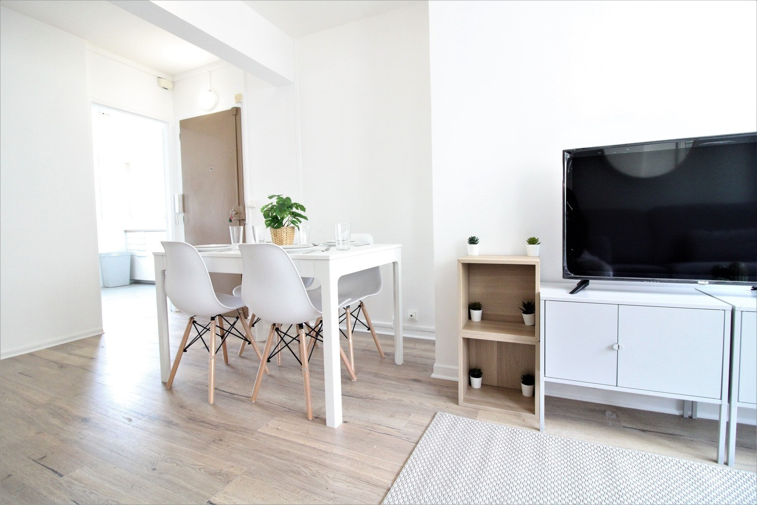 
                                                Colocation
                                                 1 chambre disponible en colocation