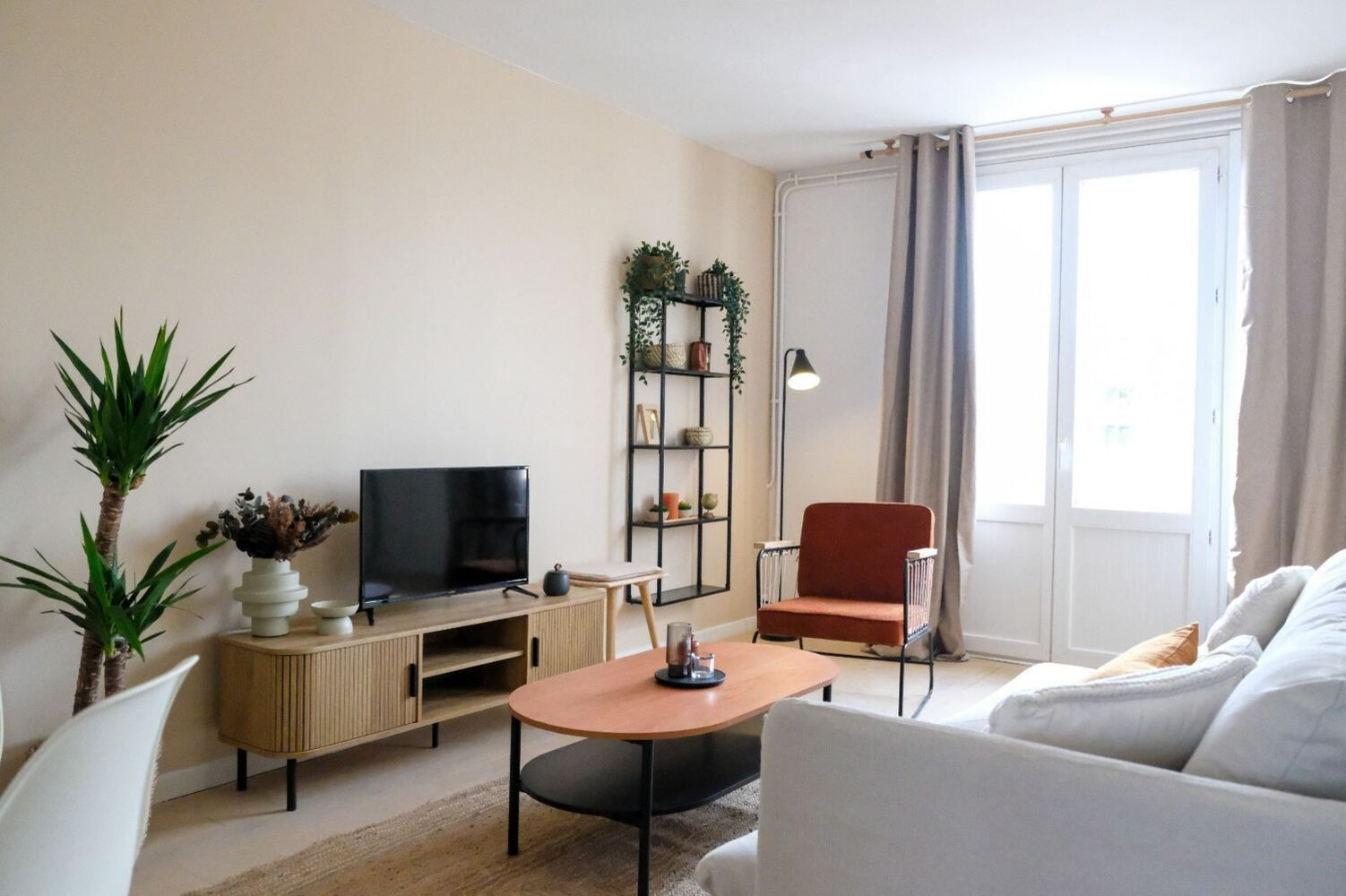 
                                                Location
                                                 Appartement 4 pièces