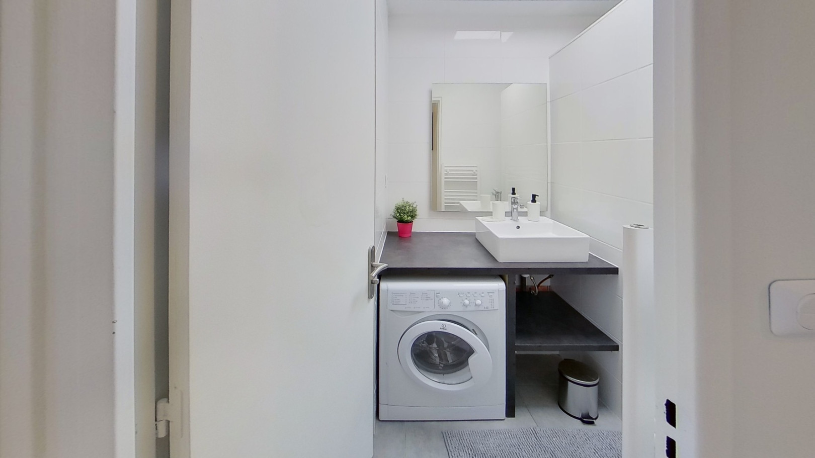 
                                                Colocation
                                                 1 chambre disponible en colocation