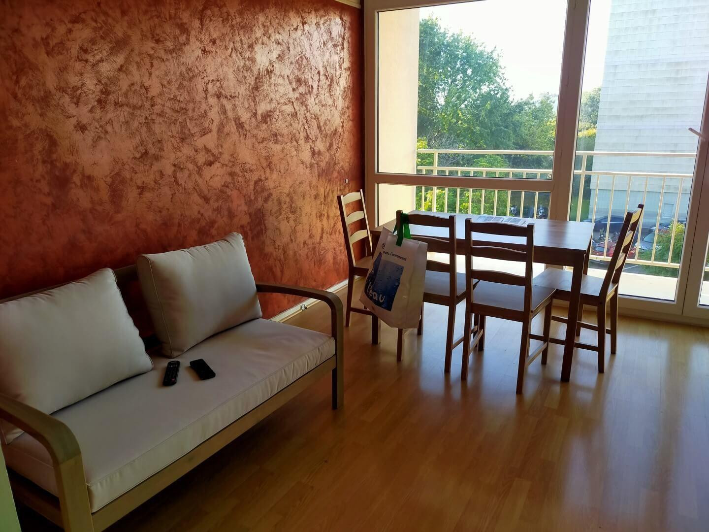 
                                                Colocation
                                                 2 chambres dispos dans coloc 77m²