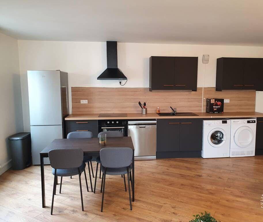 
                                                Colocation
                                                 2 chambres dispos dans coloc 87m²