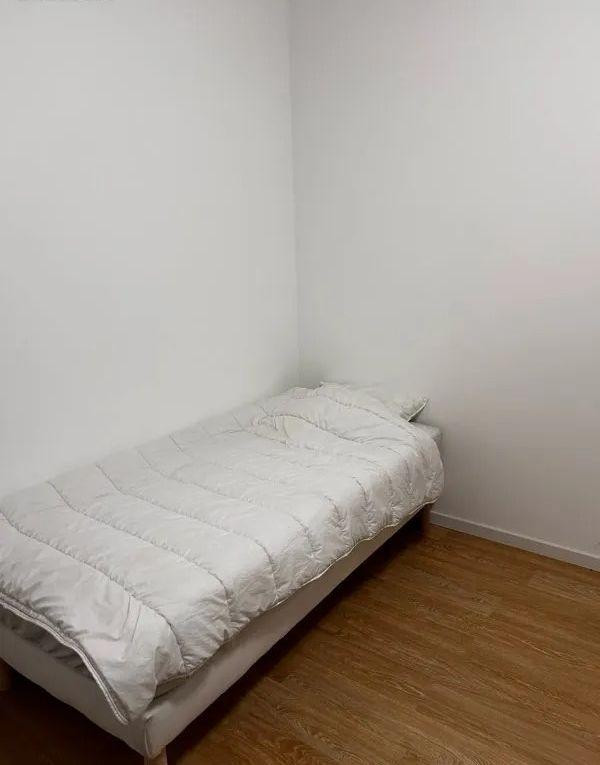
                                                Colocation
                                                 2 chambres dispos dans coloc T2/4P meublée 43m²