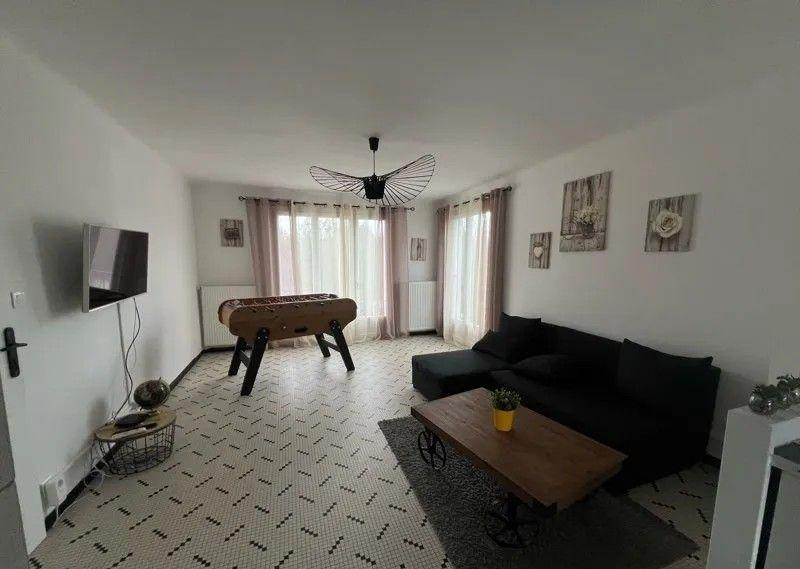 
                                                Colocation
                                                 2 chambres dispos dans colocation meublée 82m²