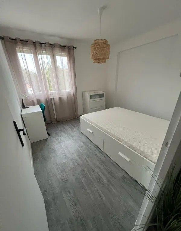 
                                                Colocation
                                                 2 chambres dispos dans colocation meublée 82m²
