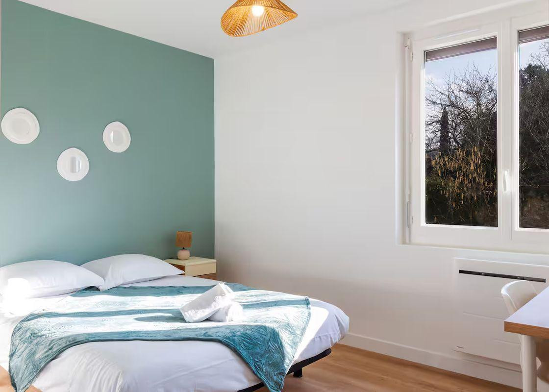 
                                                Colocation
                                                 2 chambres en coloc T4 90m² parking et balcon