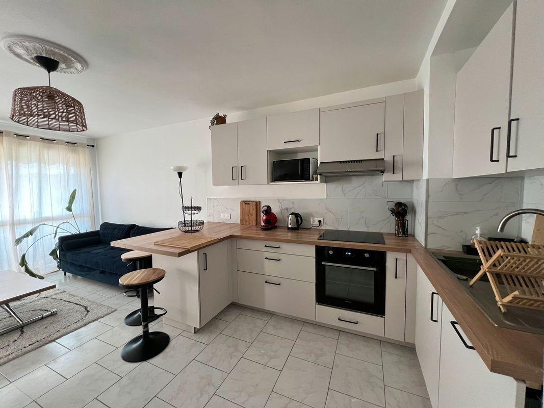 
                                                Colocation
                                                 2 Chambres meublées tout confort dans coloc 82m²