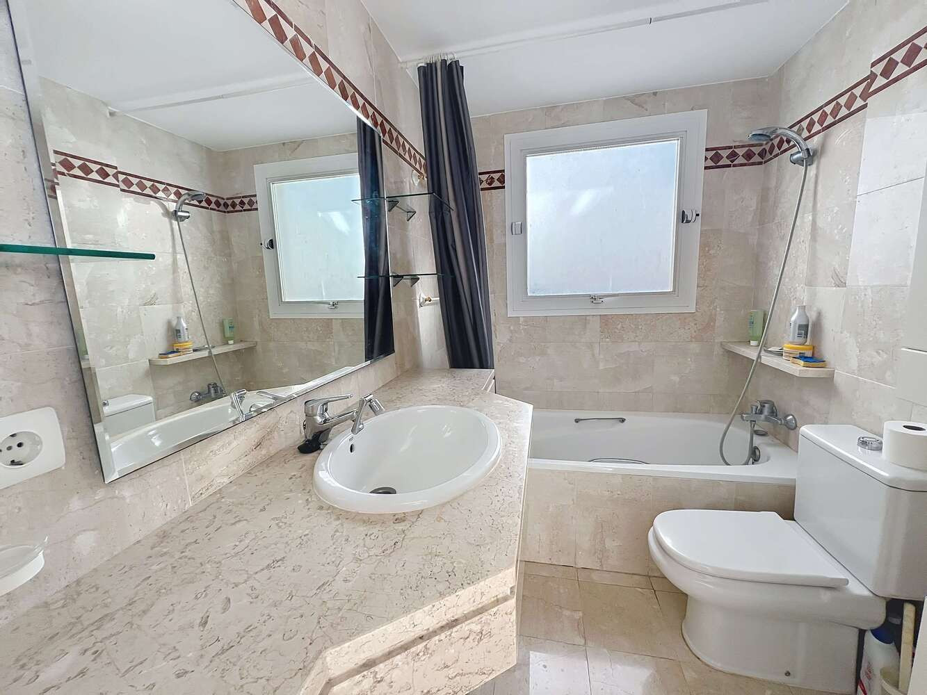 
                                                Vente
                                                 2 chambres sur le Golf de la Quinta