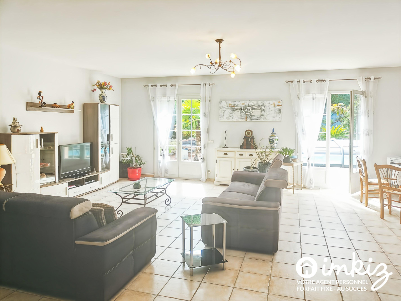 
                                                Vente
                                                 2 Maisons de plain pied de 9 et  4 pièces piscine