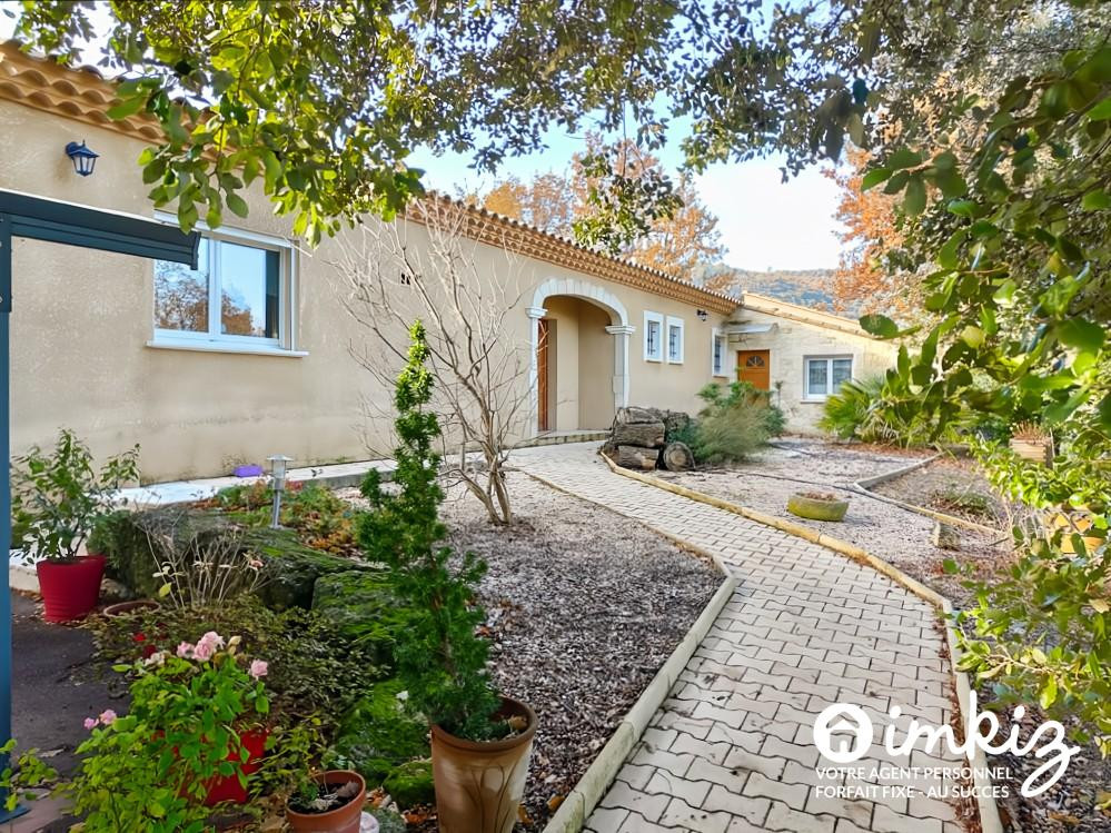 
                                                Vente
                                                 2 Maisons de plain pied de 9 et  4 pièces piscine