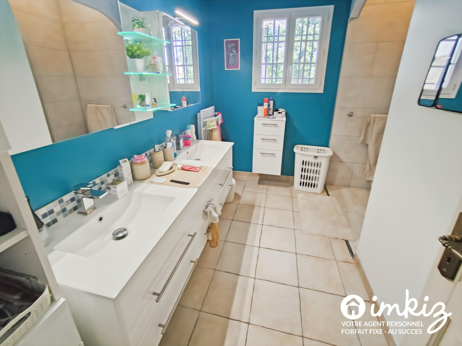 
                                                Vente
                                                 2 Maisons de plain pied de 9 et  4 pièces piscine