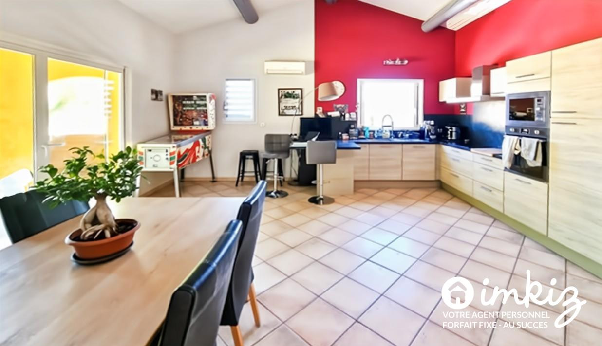 
                                                Vente
                                                 2 Maisons de plain pied de 9 et  4 pièces piscine