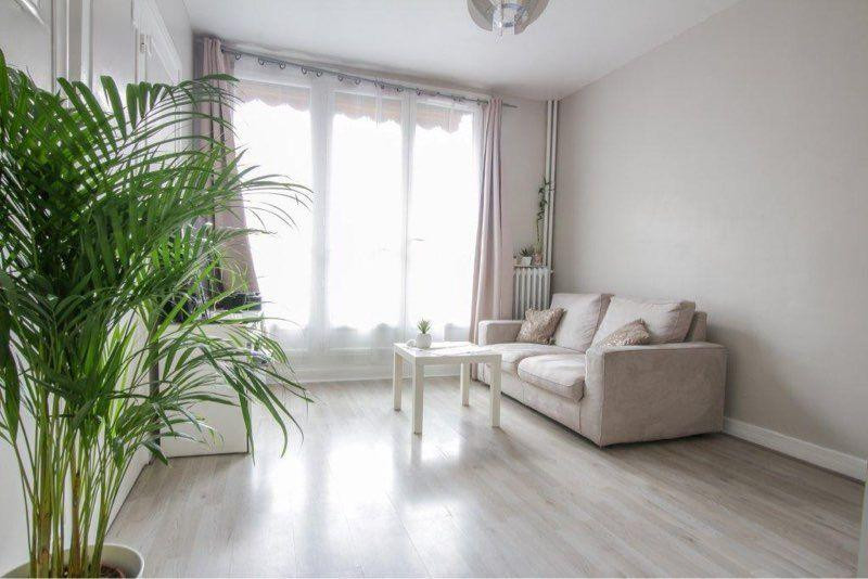 
                                                Location
                                                 2 pièce mairie d’Asnieres 40m2