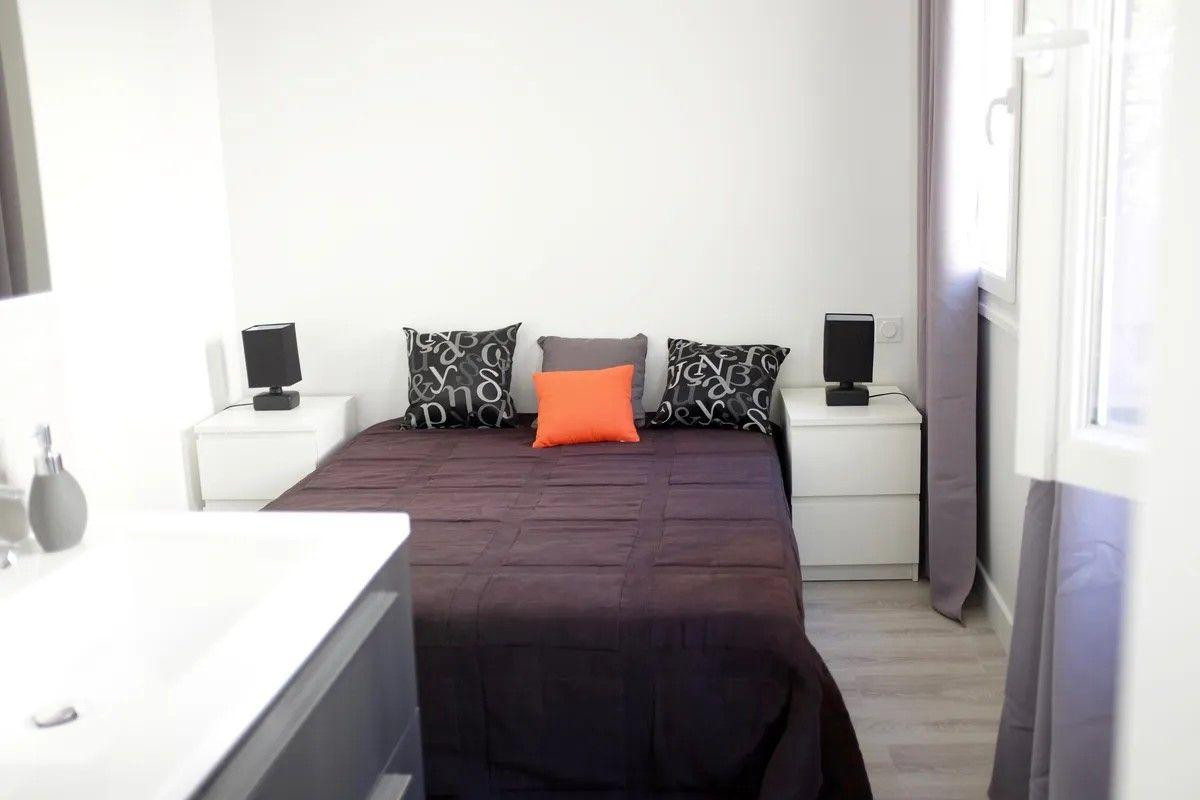 
                                                Location
                                                 2 pièces 30m² meublé refait à neuf Rueil centre