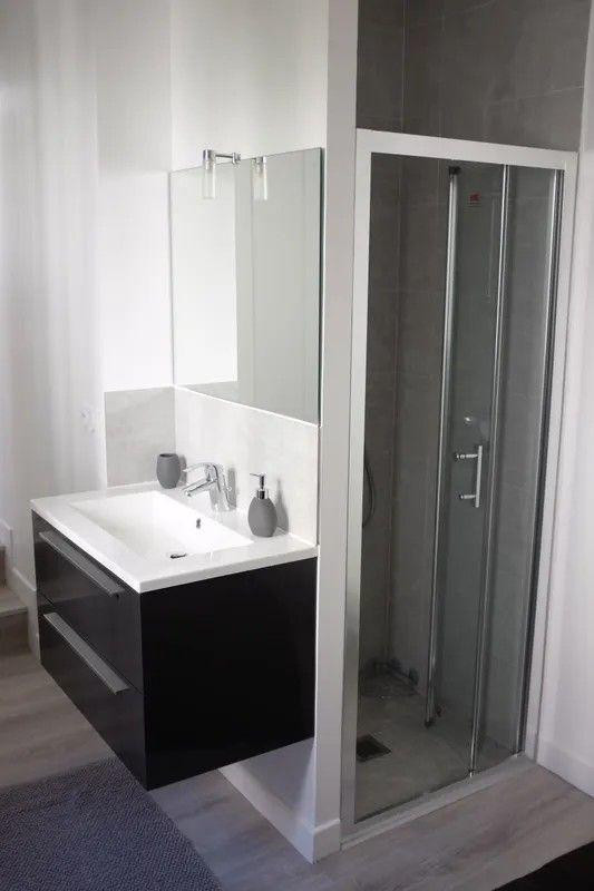 
                                                Location
                                                 2 pièces 30m² meublé refait à neuf Rueil centre