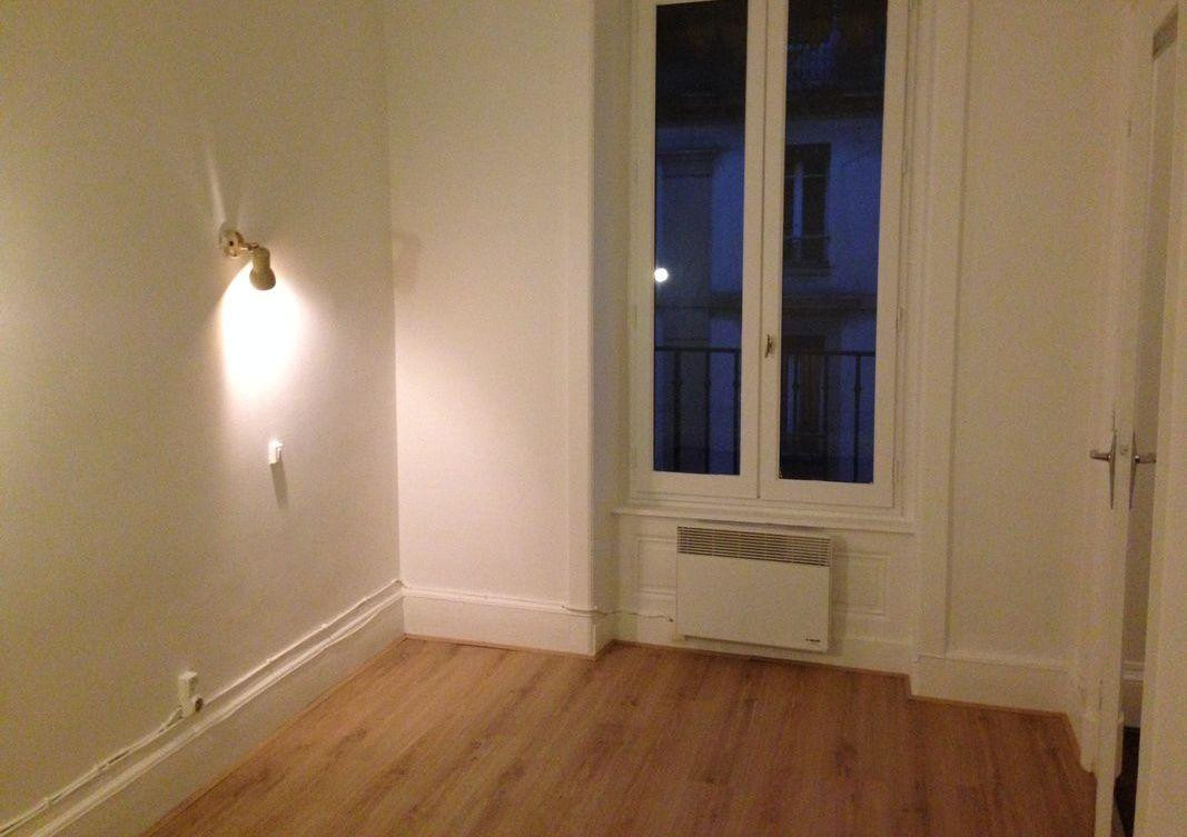 
                                                Location
                                                 2 pièces 40m2 Paris 14ème
