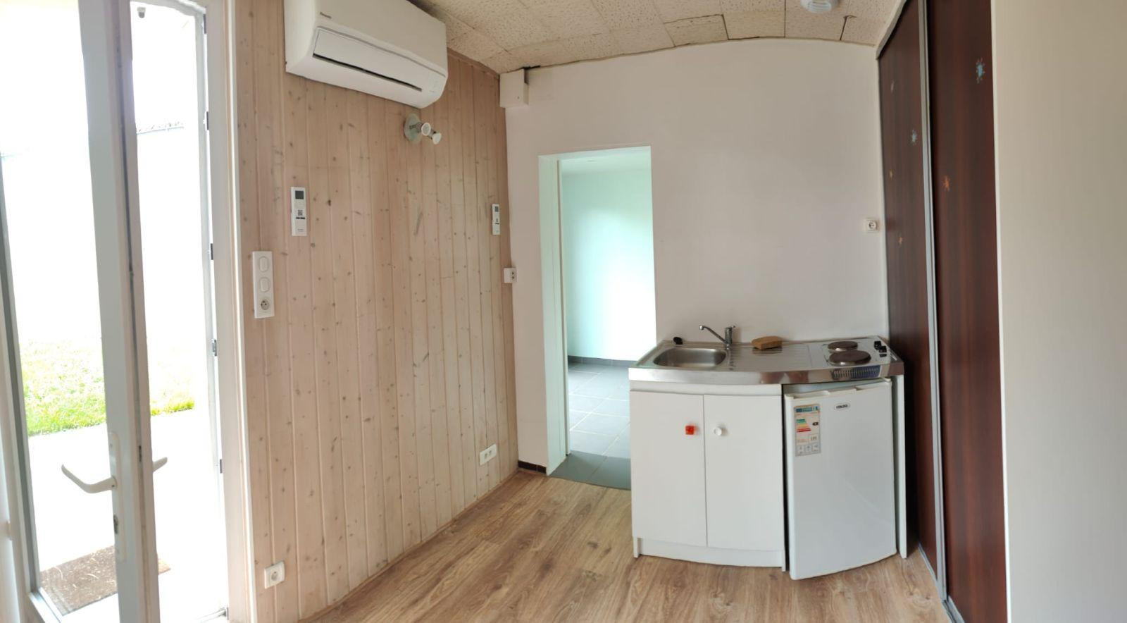 
                                                Location
                                                 2 Pièces 455· 23 m2 Pièces, 23 m² La Roche sur-Yon