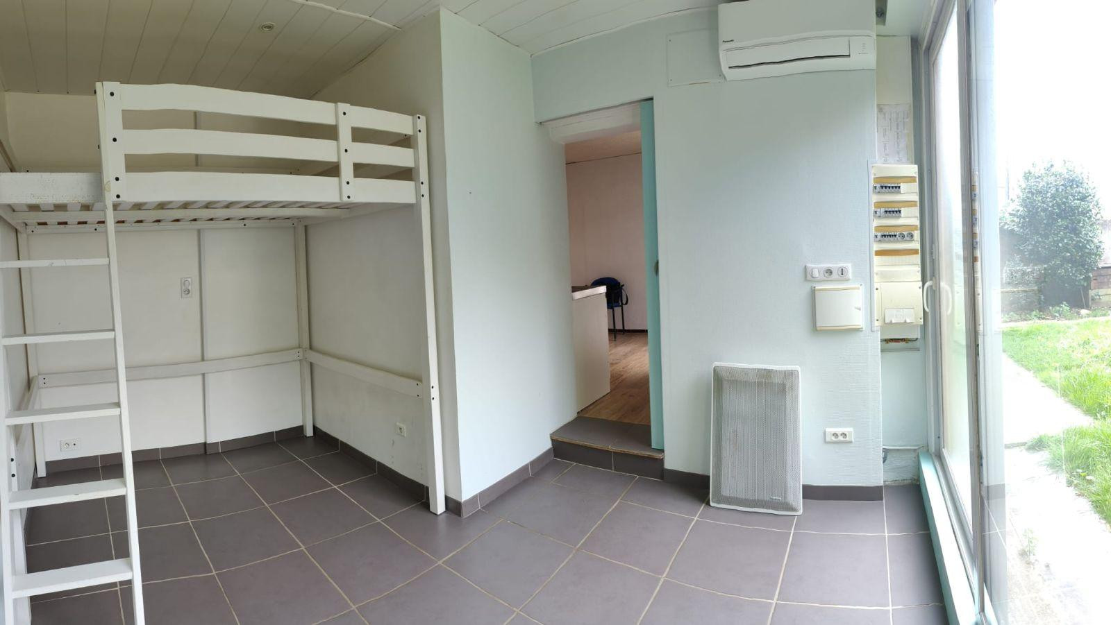 
                                                Location
                                                 2 Pièces 455· 23 m2 Pièces, 23 m² La Roche sur-Yon