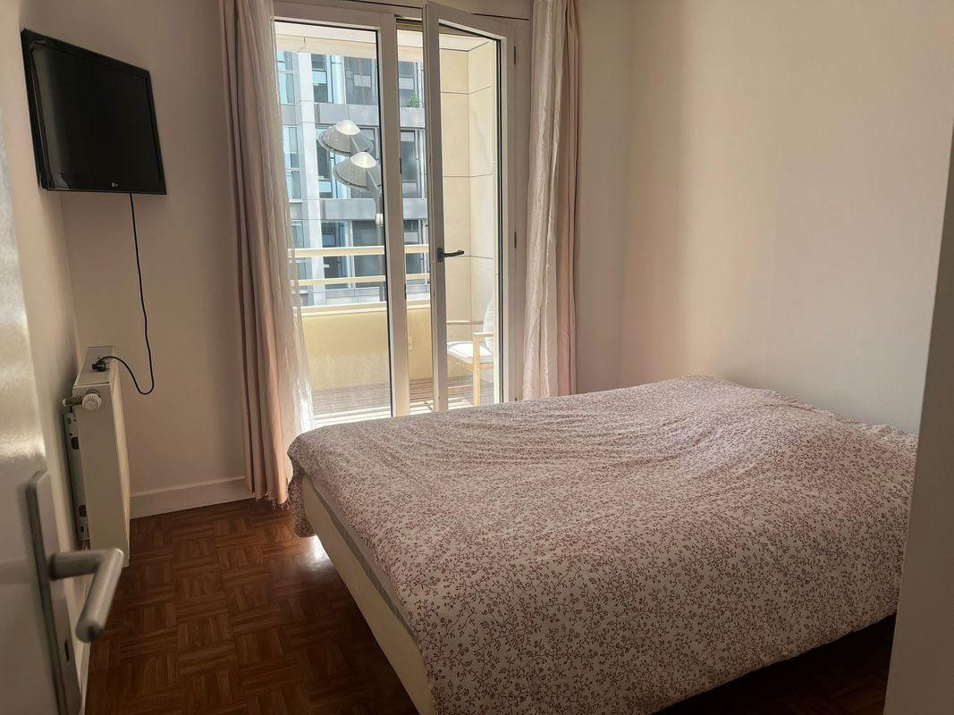 
                                                Location
                                                 2 pièces, 51m2, meublé avec loggia 7m2