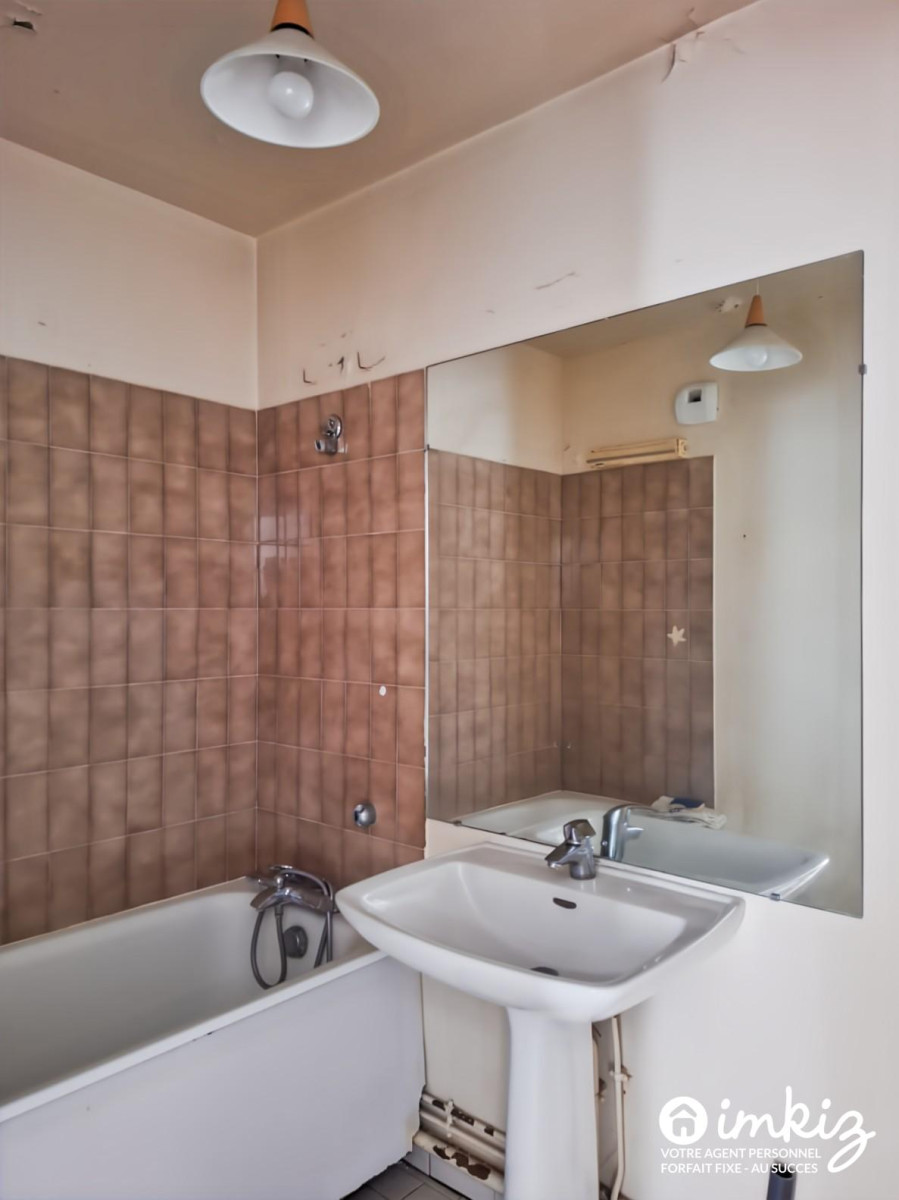 
                                                Vente
                                                 2 pièces 58m² Quai de Valmy, parking inclus