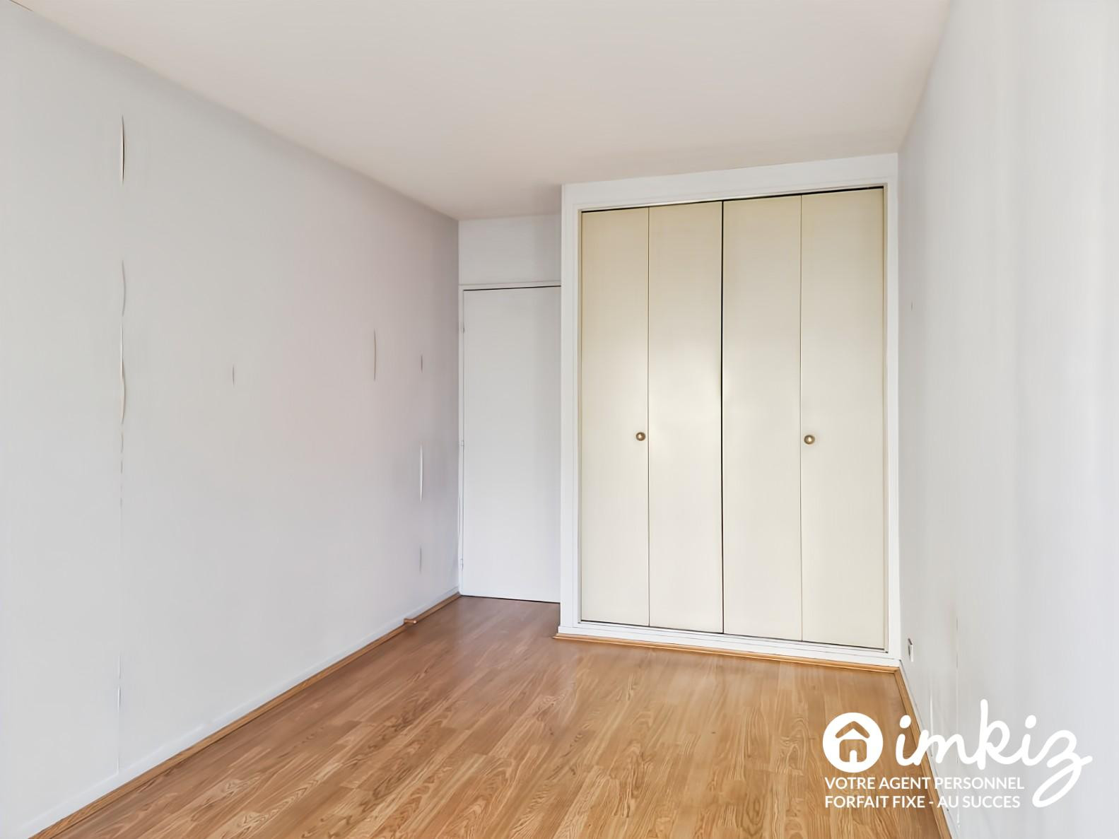 
                                                Vente
                                                 2 pièces 58m² Quai de Valmy, parking inclus