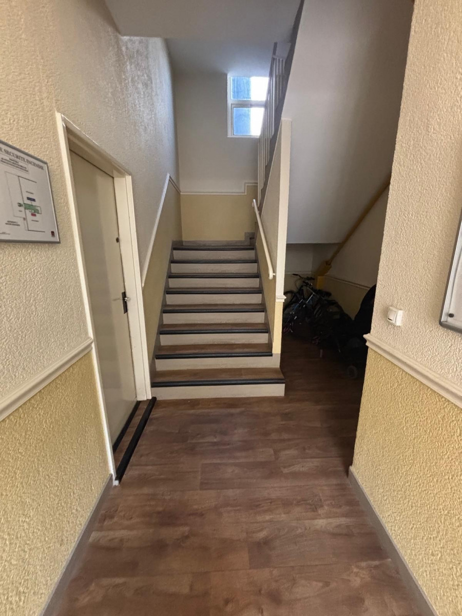 
                                                Vente
                                                 2 pièces