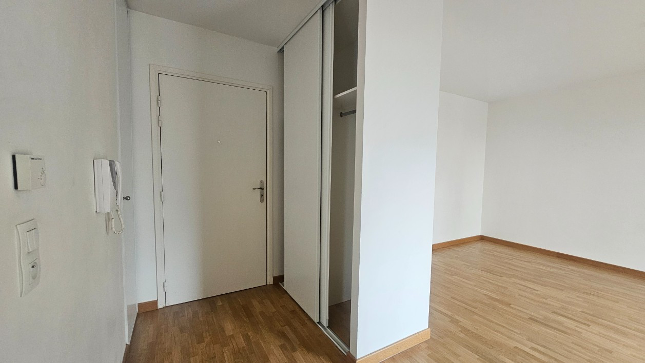 
                                                Vente
                                                 2 pièces