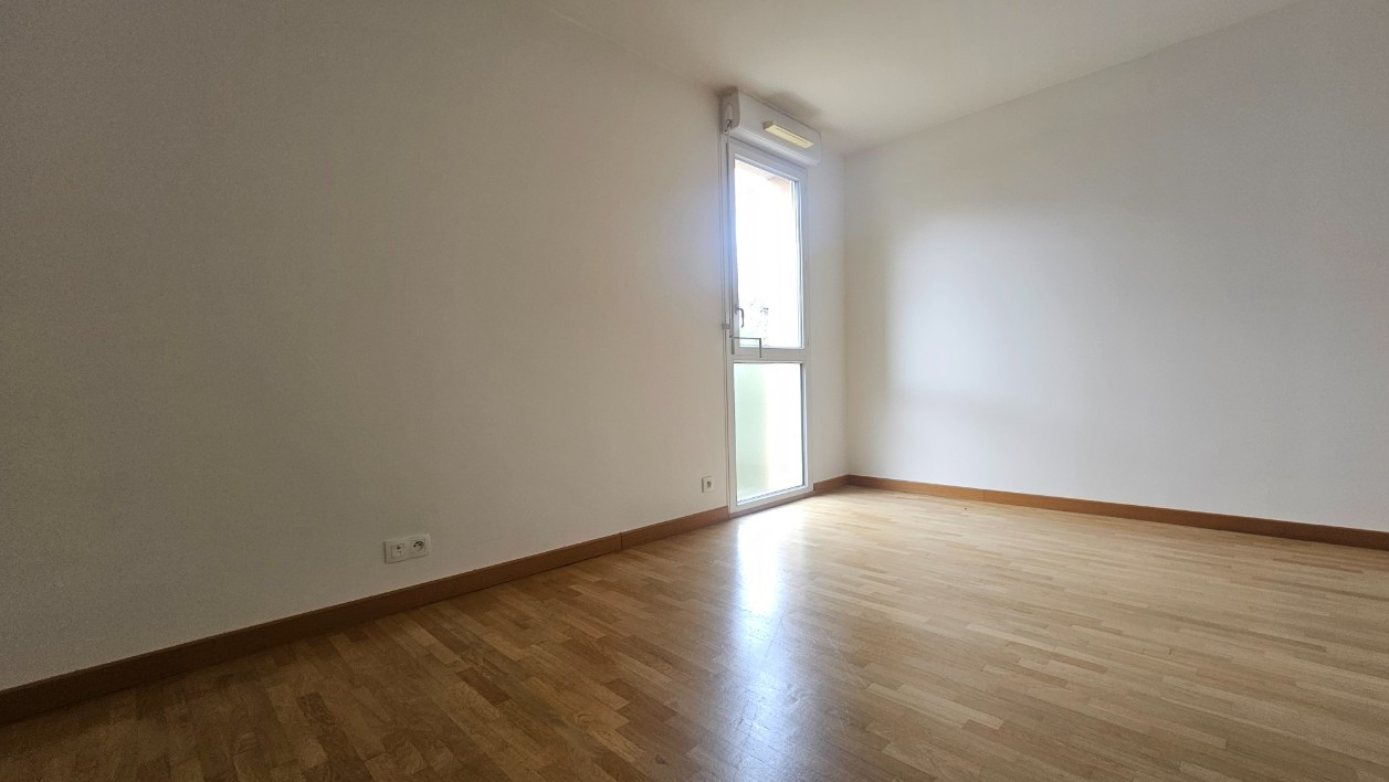 
                                                Vente
                                                 2 pièces