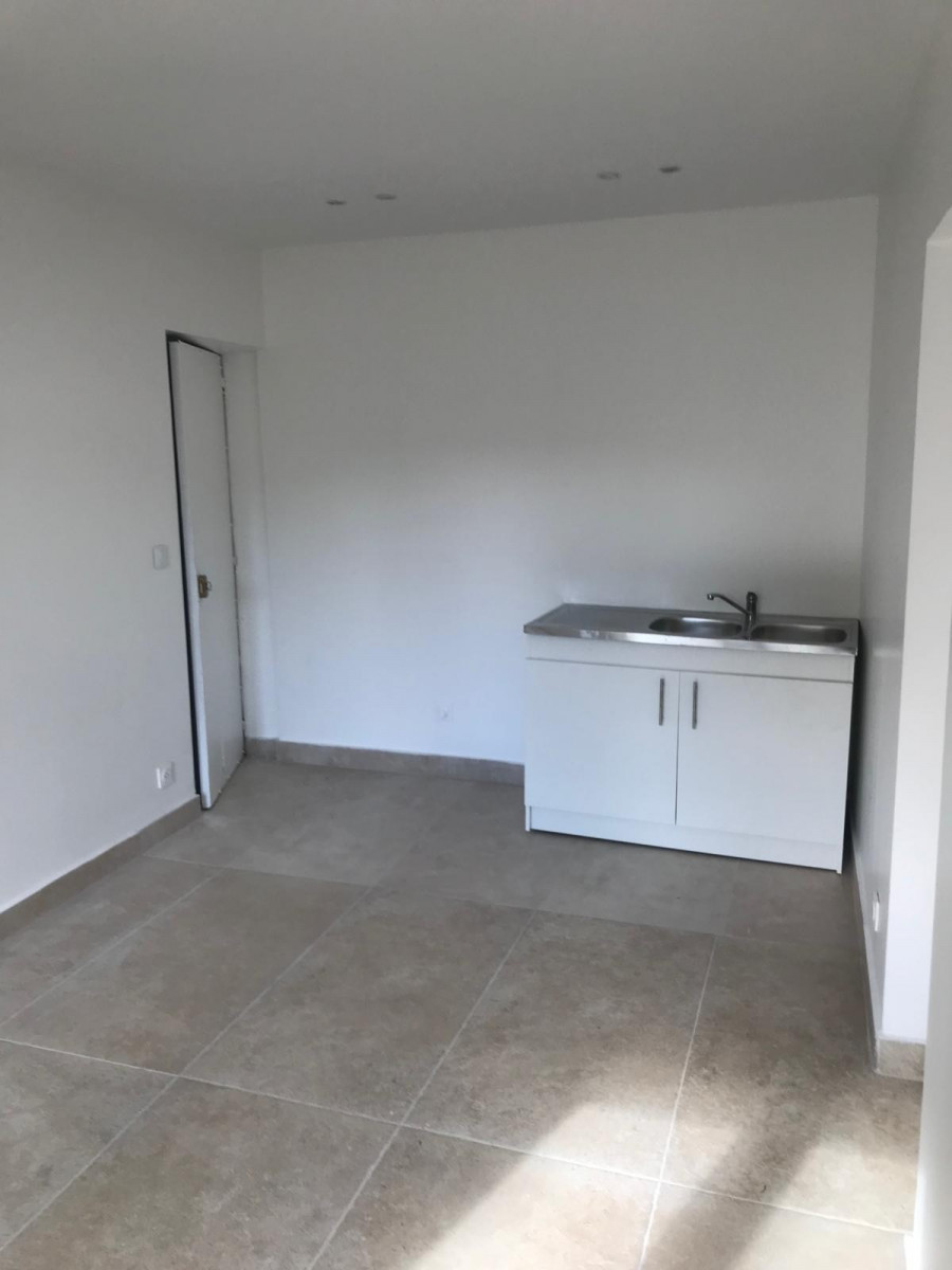 
                                                Vente
                                                 2 pièces