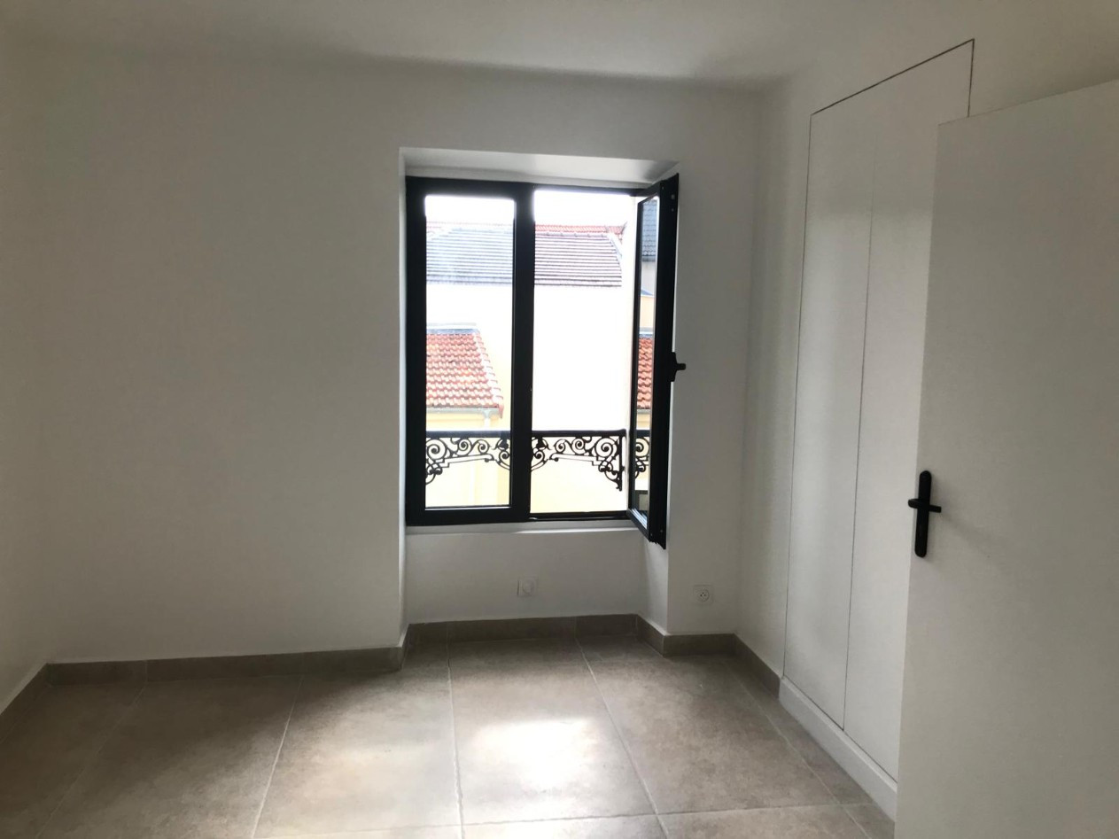 
                                                Vente
                                                 2 pièces