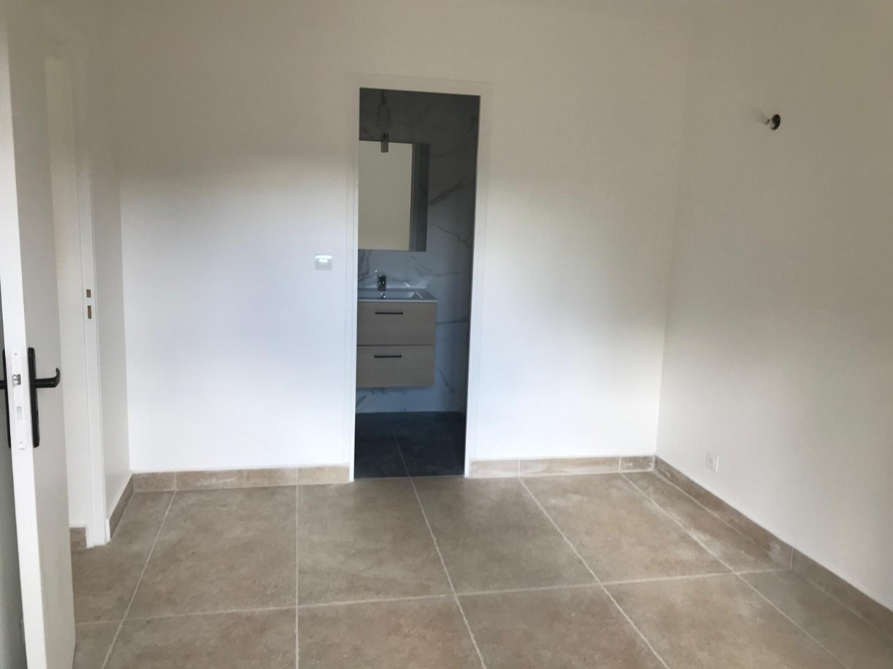 
                                                Vente
                                                 2 pièces