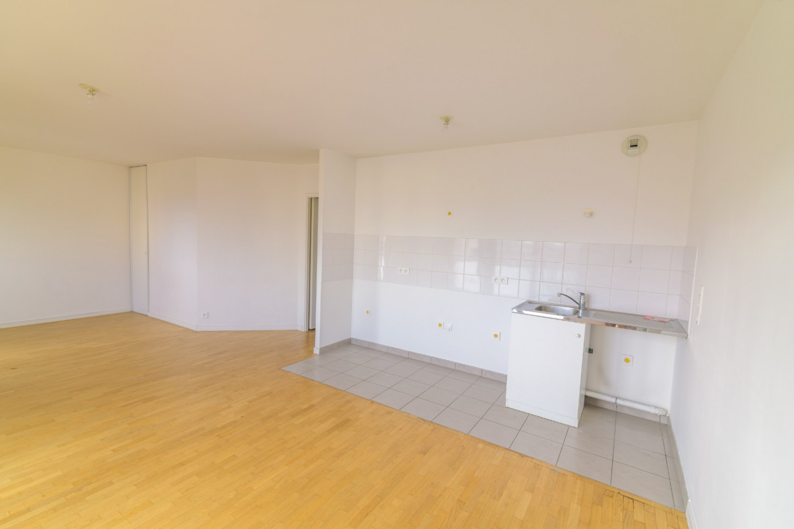 
                                                Vente
                                                 2 pièces