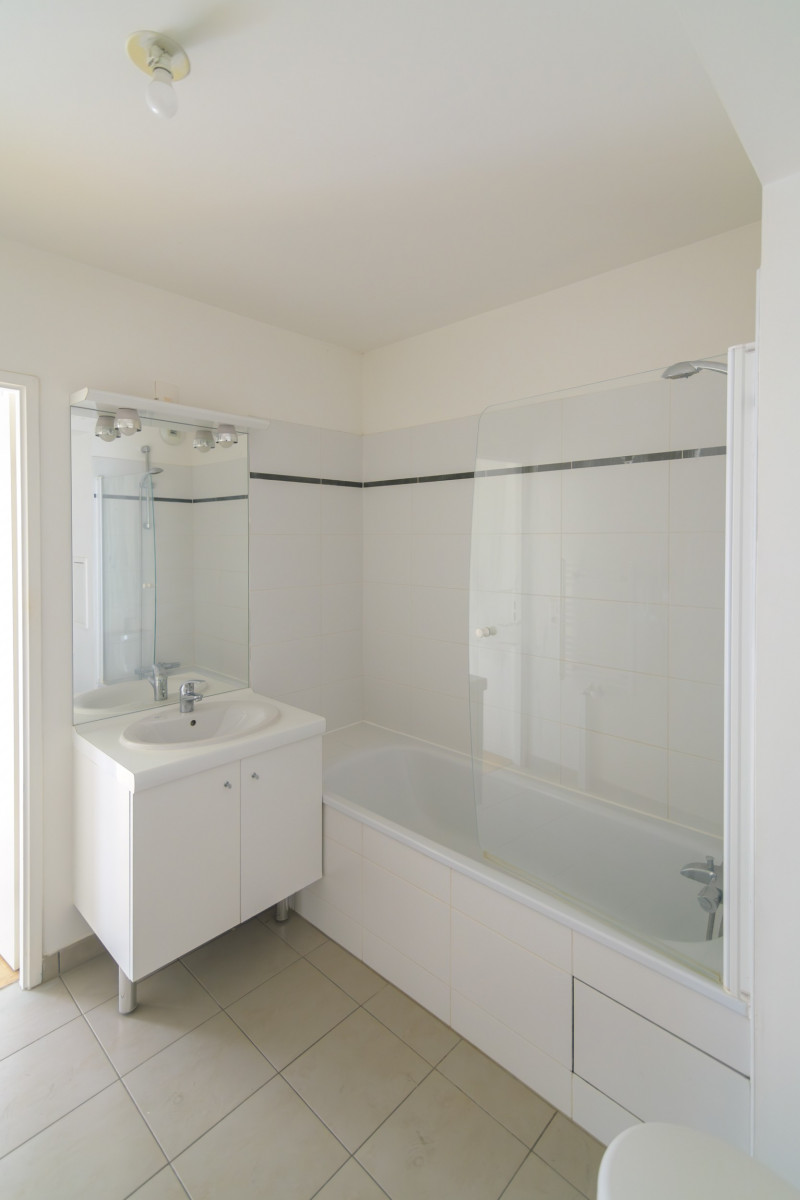 
                                                Vente
                                                 2 pièces