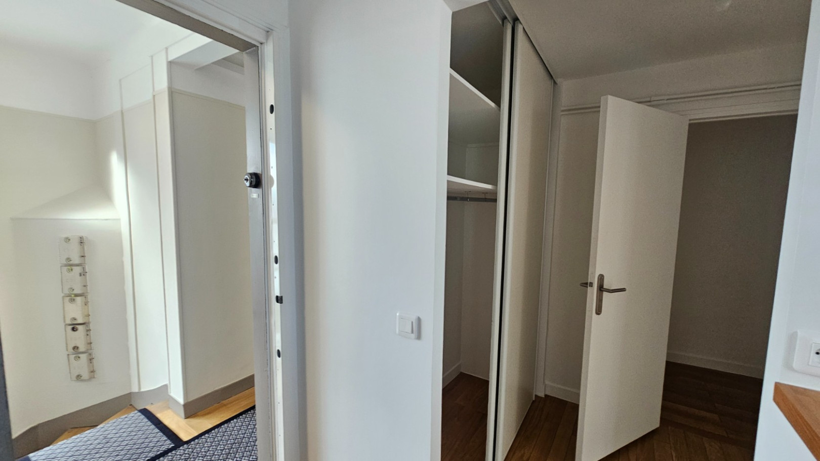 
                                                Vente
                                                 2 pièces