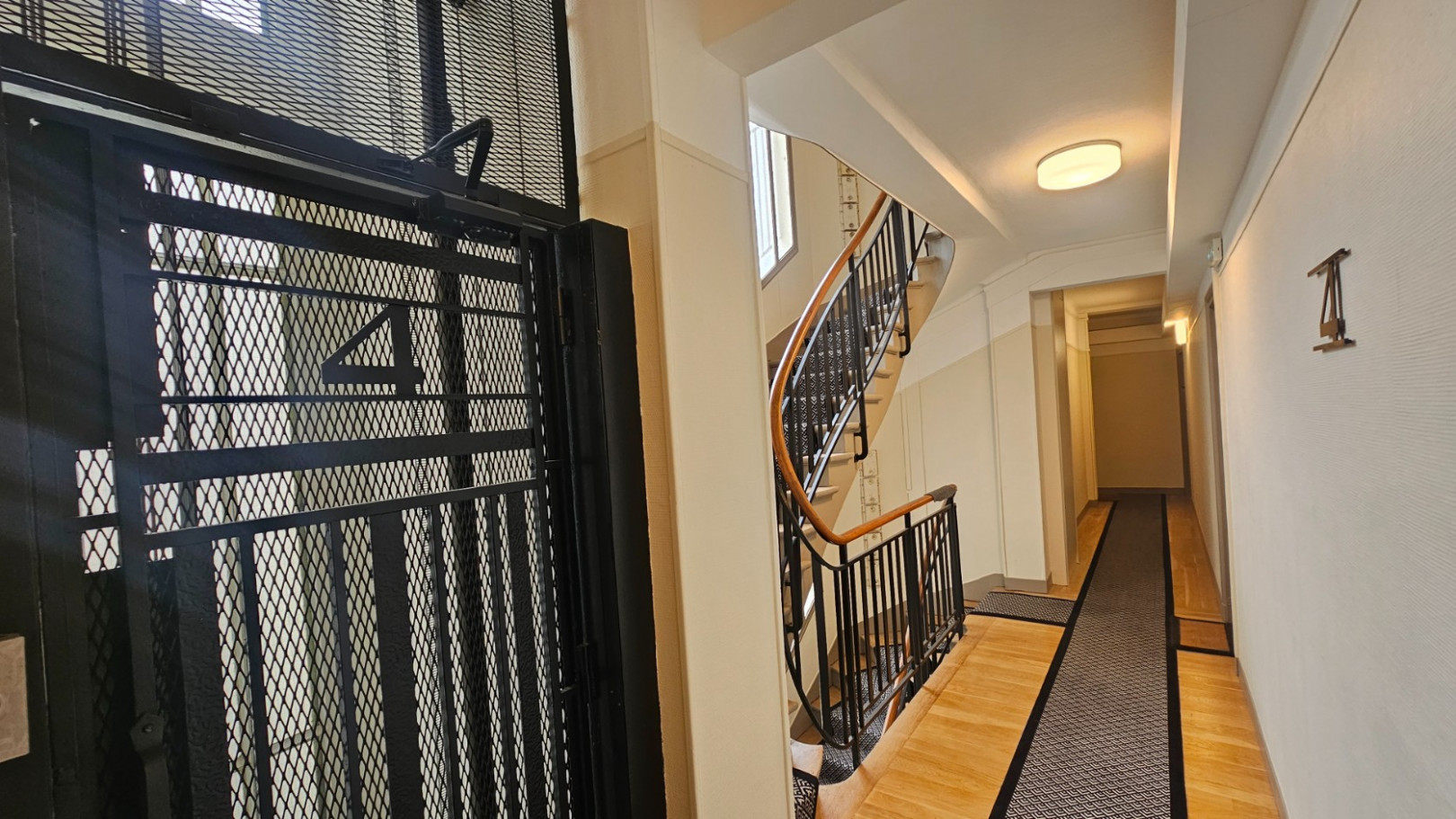 
                                                Vente
                                                 2 pièces