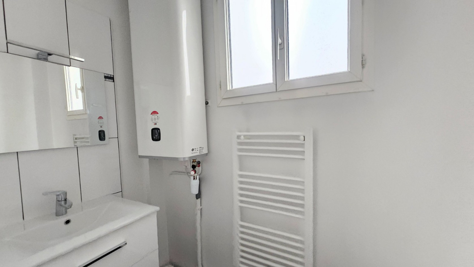 
                                                Vente
                                                 2 pièces