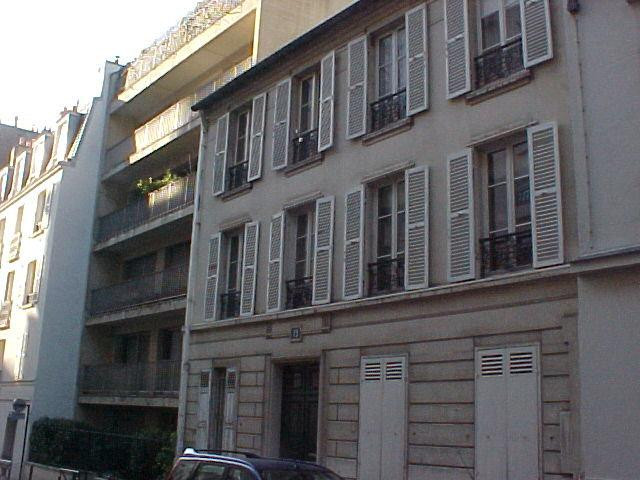 
                                                Location
                                                 2 pièces à louer à Paris 16è