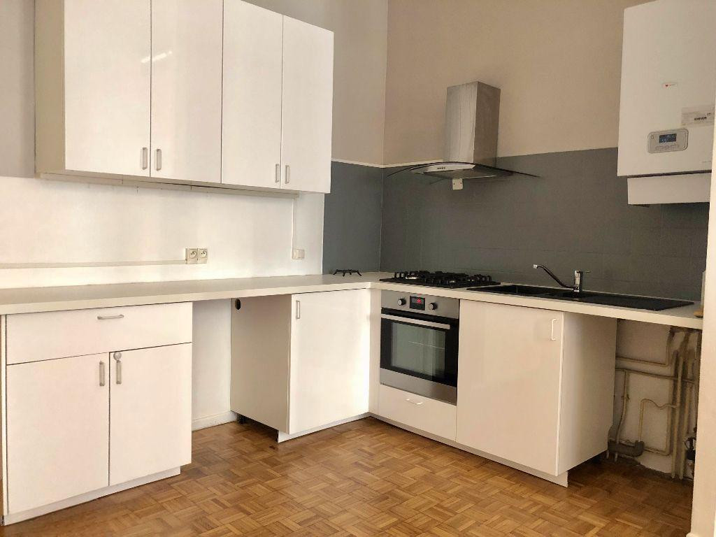 
                                                Location
                                                 2 pièces à louer à Paris 17è Métro Brochant