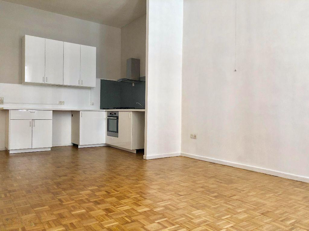 
                                                Location
                                                 2 pièces à louer à Paris 17è Métro Brochant