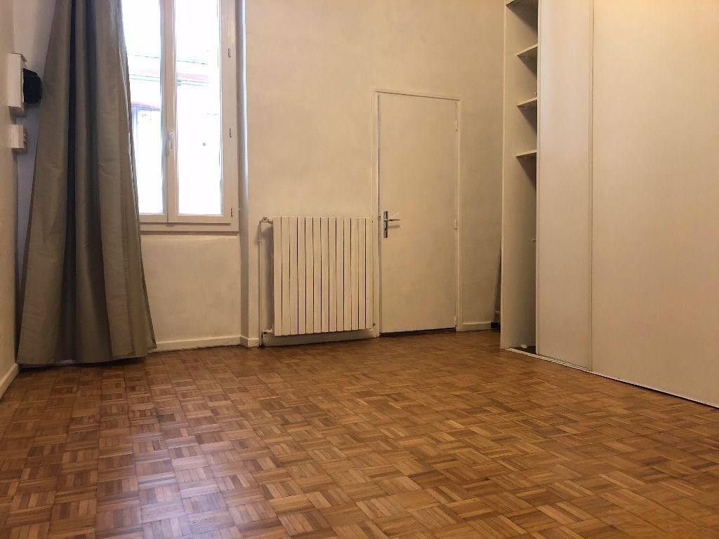 
                                                Location
                                                 2 pièces à louer à Paris 17è Métro Brochant