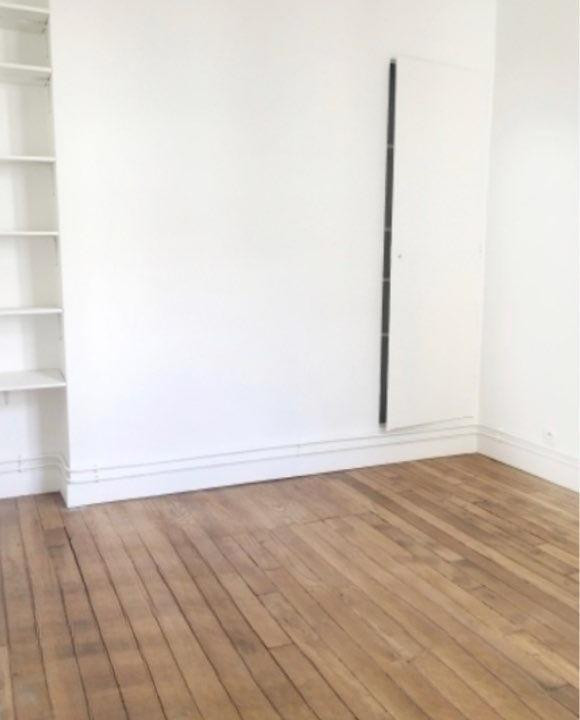 
                                                Location
                                                 2 pièces à louer Paris 10è