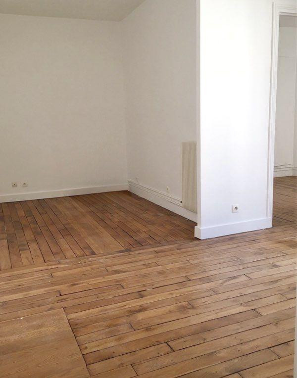 
                                                Location
                                                 2 pièces à louer Paris 10è