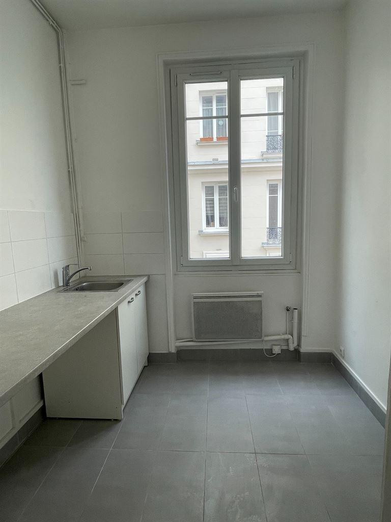 
                                                Location
                                                 2 pièces à louer Paris 10ème