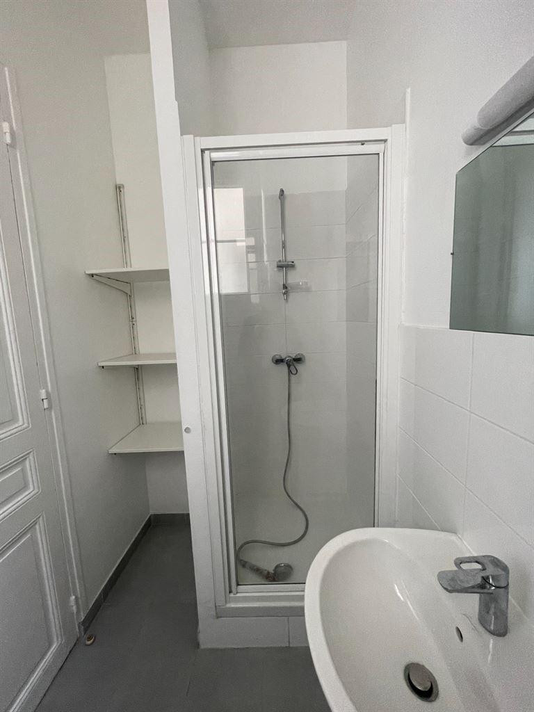 
                                                Location
                                                 2 pièces à louer Paris 10ème