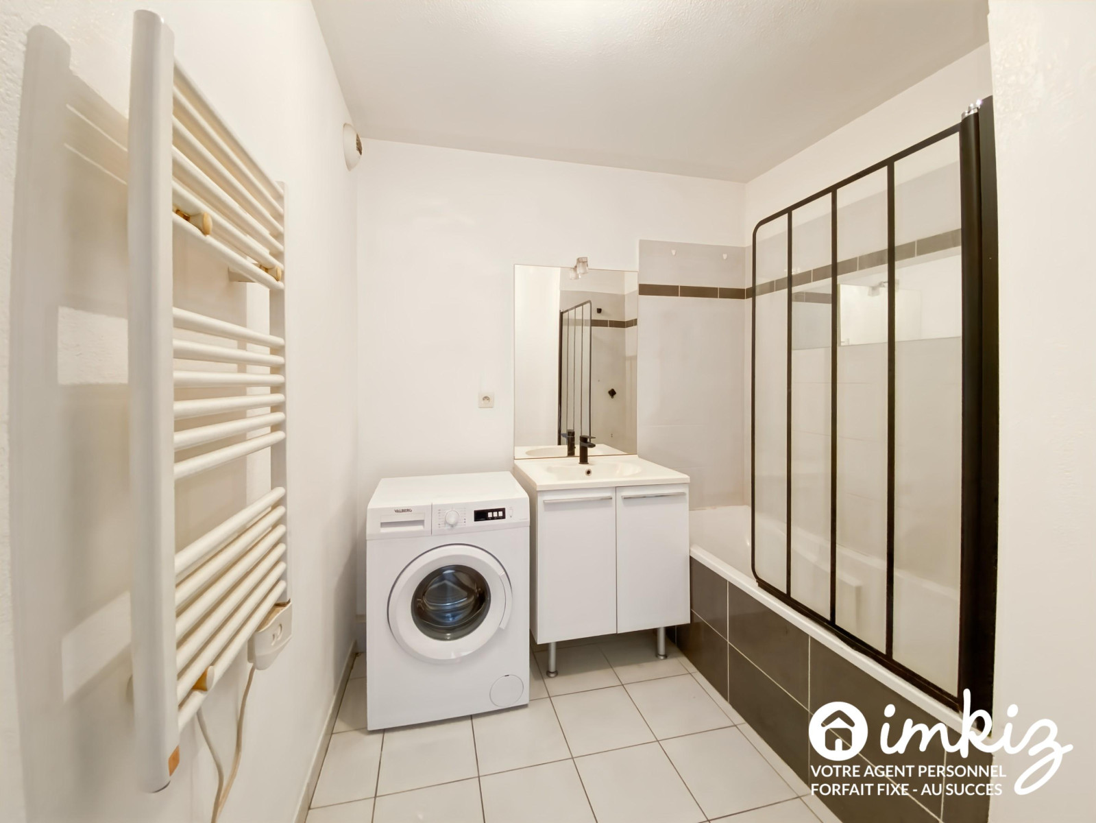 
                                                Vente
                                                 2 pièces avec terrasse et grand parking couvert