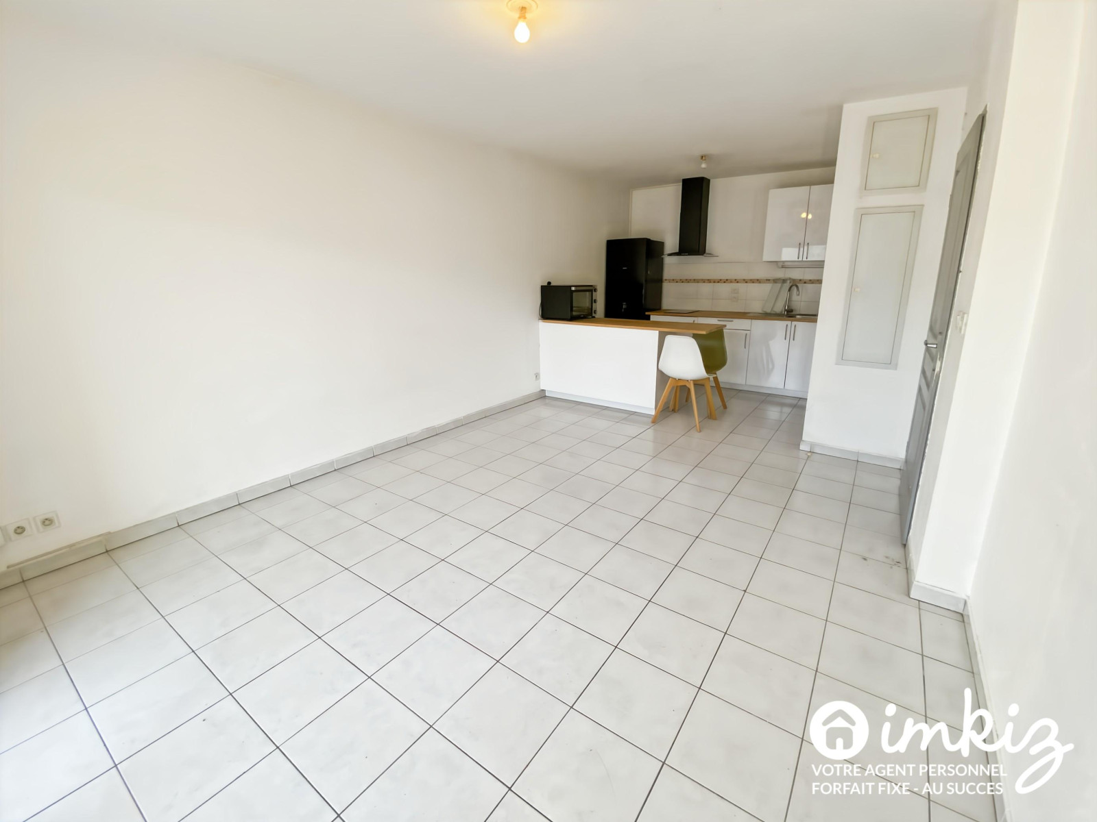 
                                                Vente
                                                 2 pièces avec terrasse et grand parking couvert