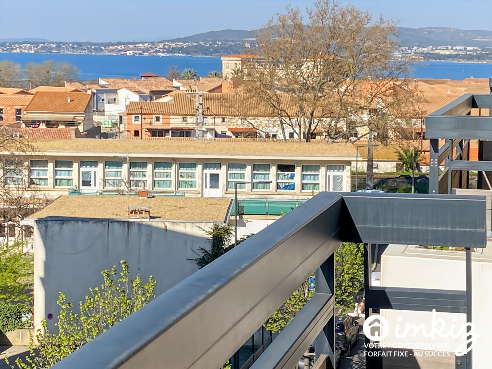 
                                                Vente
                                                 2 pièces avec terrasse et grand parking couvert