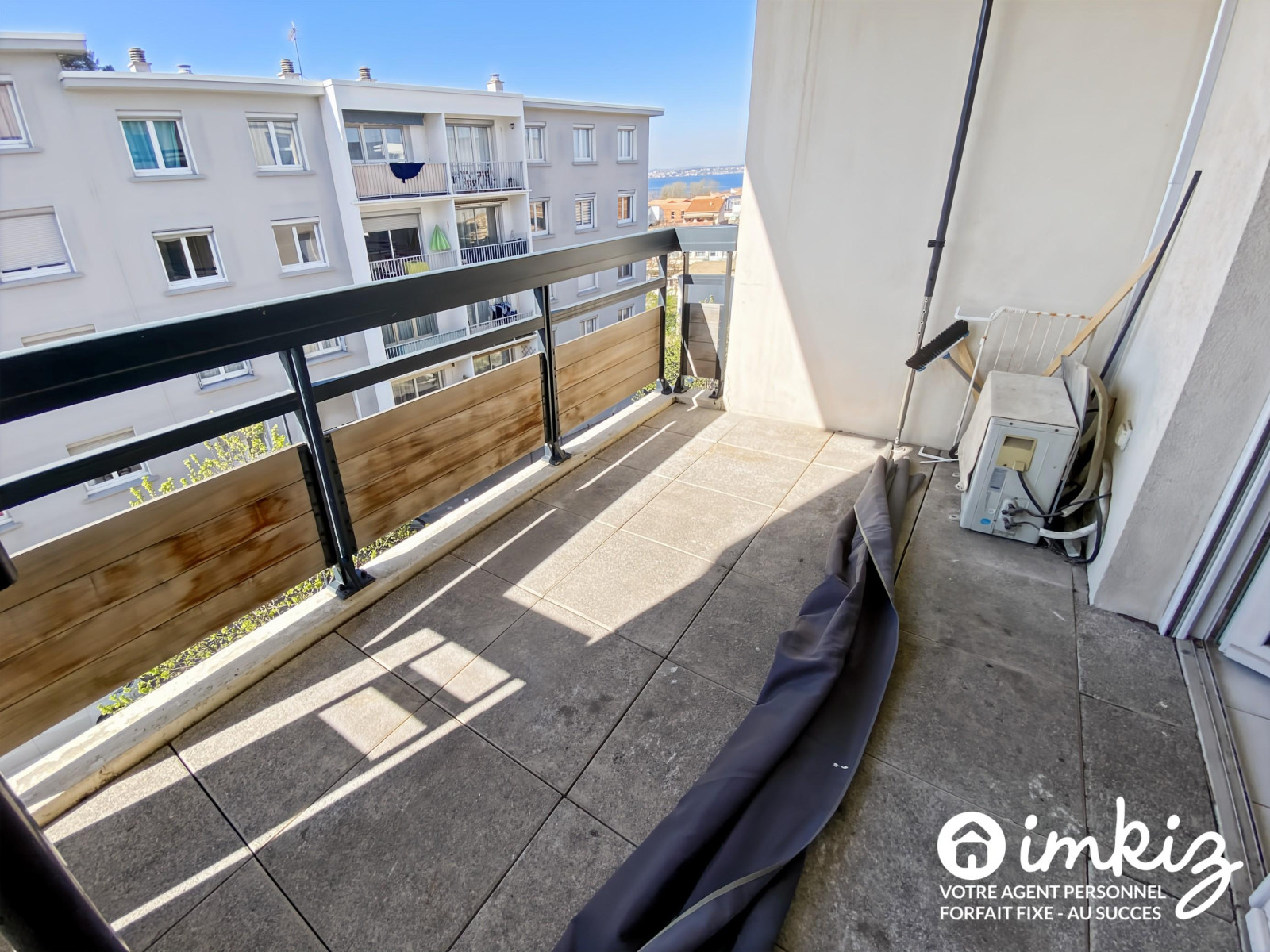 
                                                Vente
                                                 2 pièces avec terrasse et grand parking couvert