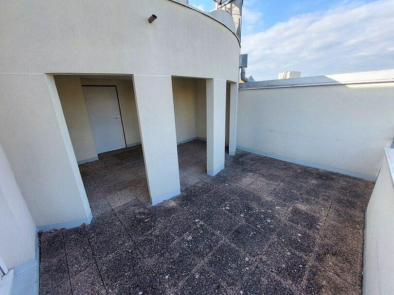 
                                                Location
                                                 2 pièces avec terrasse et parking à Nanterre