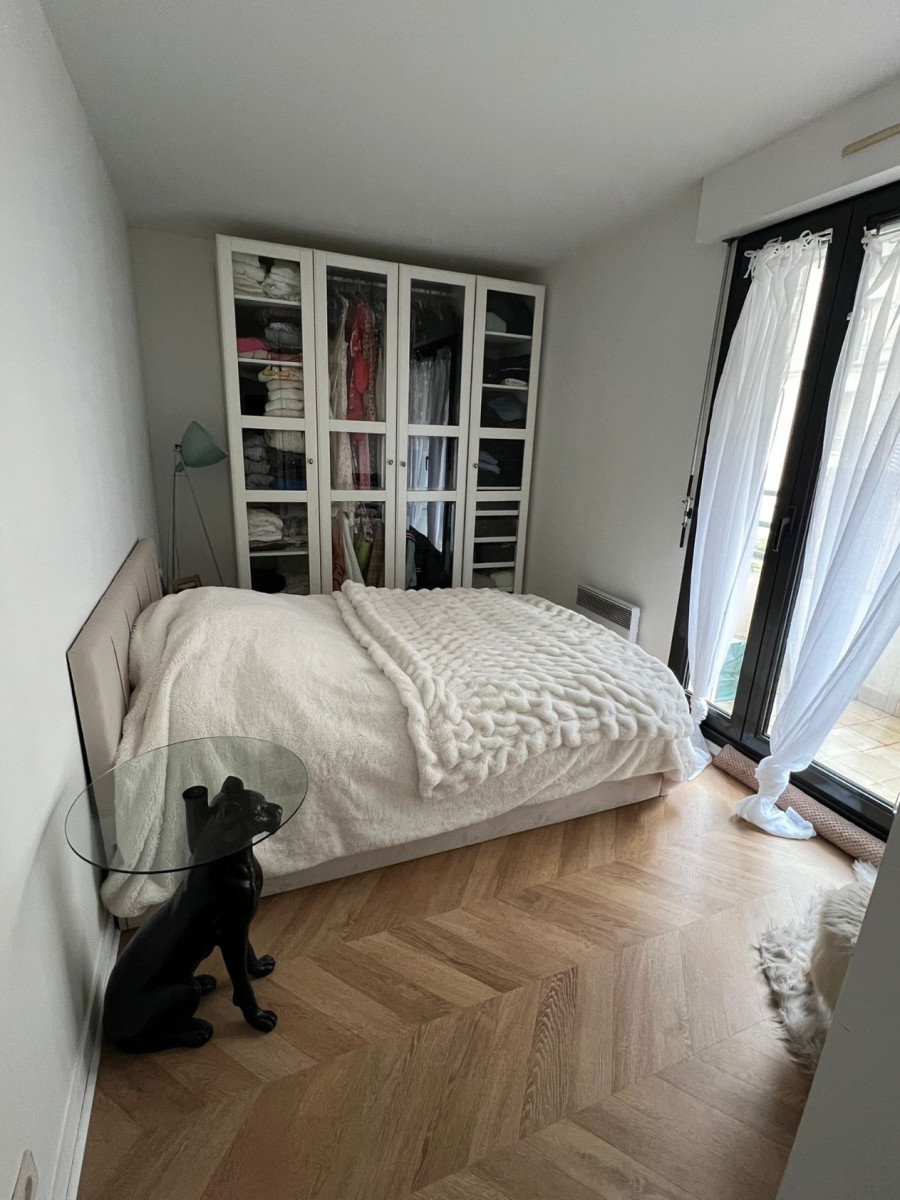 
                                                Location
                                                 2 pièces balcon