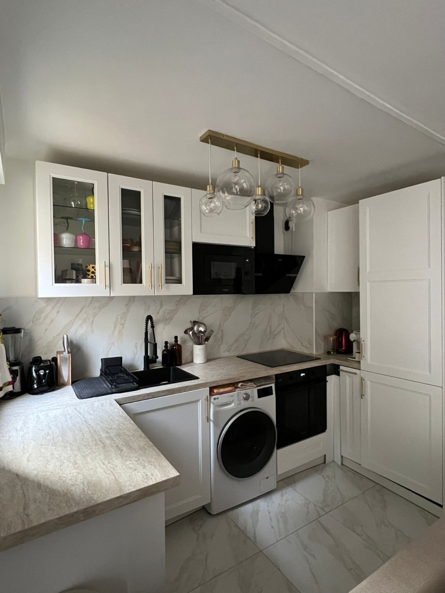 
                                                Location
                                                 2 pièces balcon